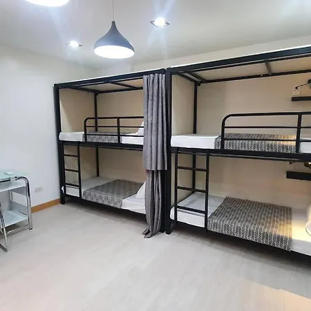 Travelers Inn - Cozy Capsule Bunks, Makati Manila Exterior photo